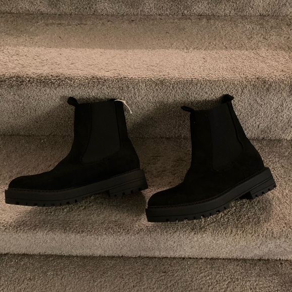 NWOB SINCERELY JULES Faux Suede Boots - Picture 3 of 12